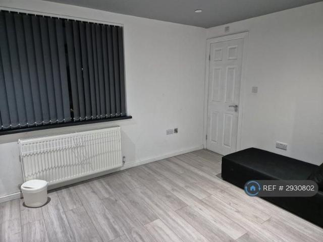 Room for rent in Lane, Greater London