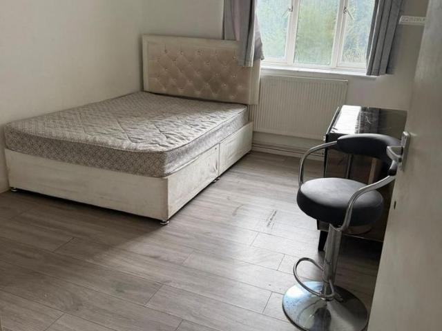 Room for rent in Avery Hill, Greater London