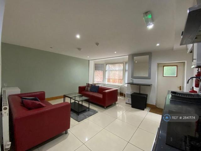 Room for rent in Ashton-on-Ribble, Higher Bartle