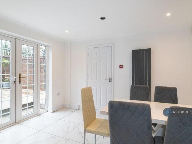 Room for rent in Elstree and Borehamwood, Borehamwood