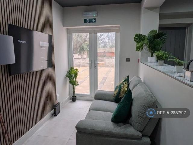 Room for rent in Coalville, Leicestershire