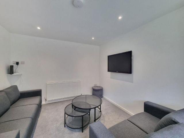 Room for rent in New Normanton, Derby