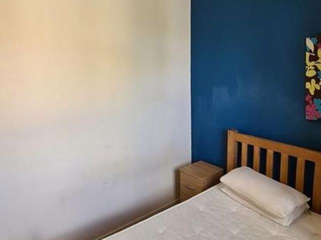 Room for rent in New England, Peterborough