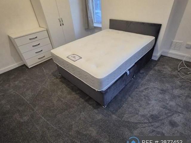 Room for rent in High Field, York