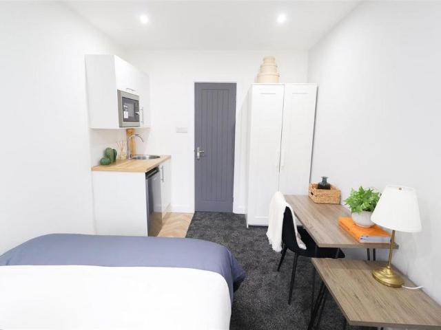 Room for rent in Cannon Park, Coventry