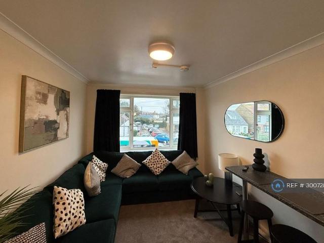 Room for rent in Westwood, Acol
