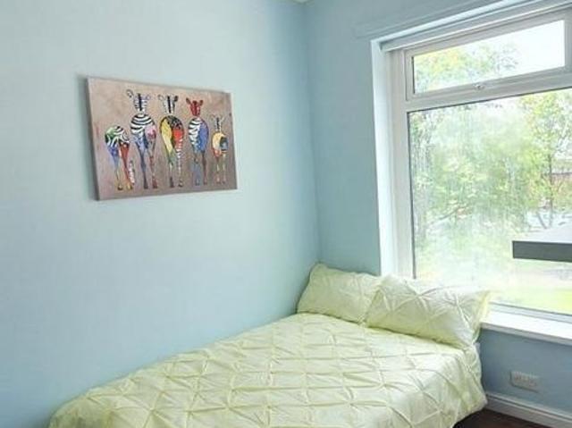 Room for rent in Oldham Edge, Pendock