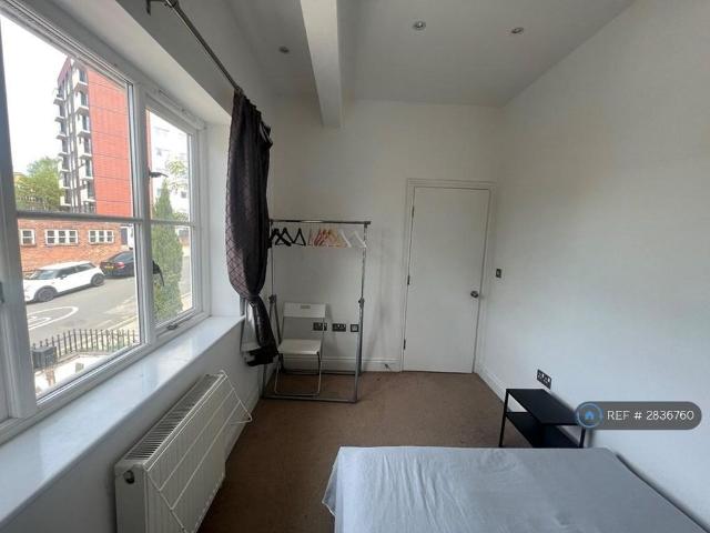 Room for rent in East Barnet, Greater London