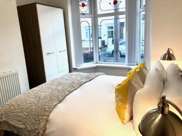 Room for rent in Mayer's Green, West Bromwich
