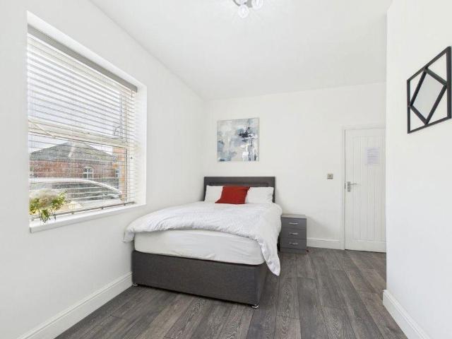 Room for rent in Boston