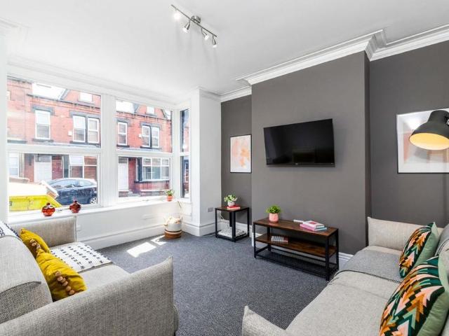 Room for rent in Beckett Park, Leeds