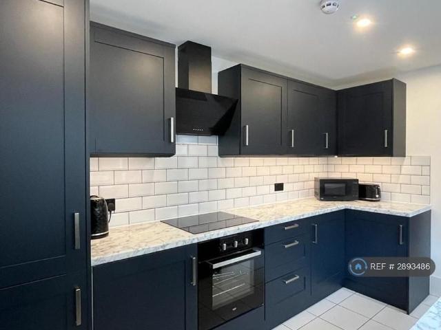 Room for rent in Brompton, Gillingham