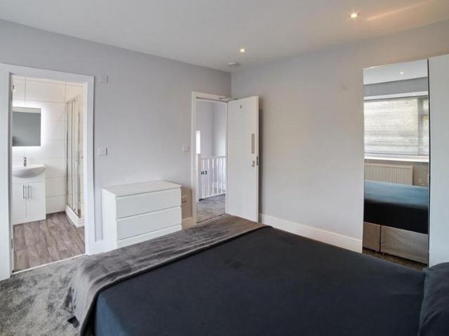 Room for rent in South Stanmore, Greater London