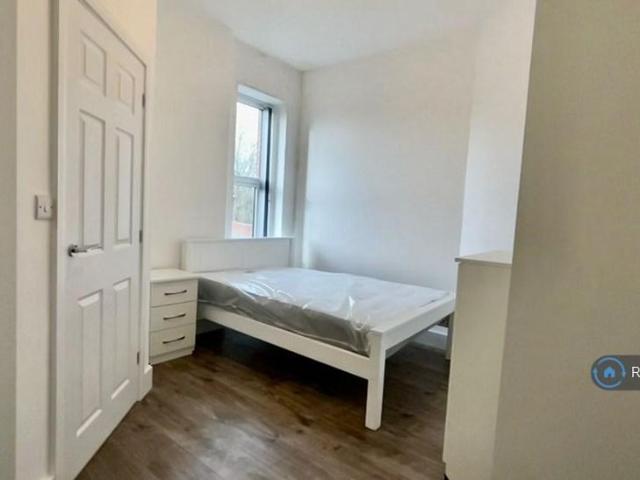 Room for rent in Whitby, Rossmore