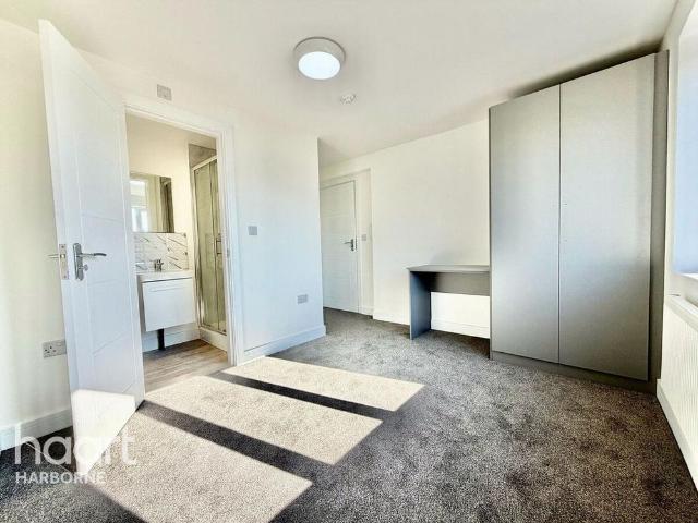 Room for rent in Langley Green, West Midlands