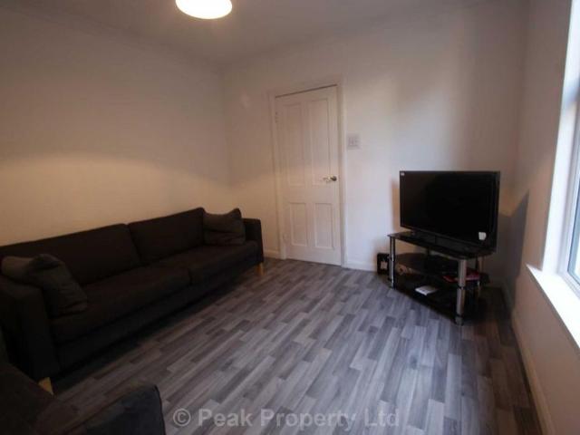 Room for rent in Southend City Centre Neighbourhood, Alton Barnes