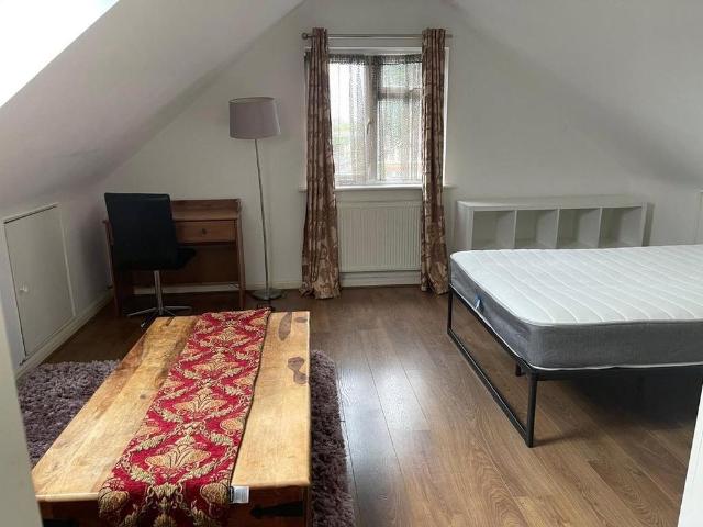 Room for rent in Ickenham, Greater London