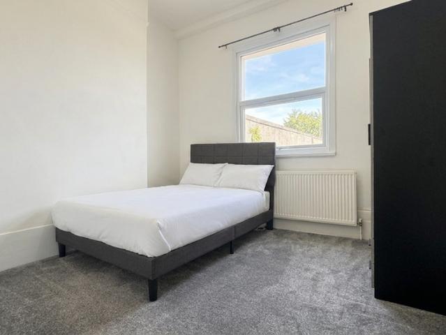 Room for rent in Westminster, Victoria
