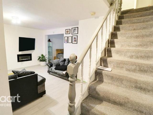 Room for rent in Harold Hill, Greater London