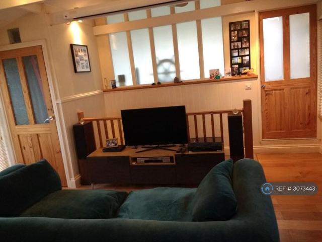 Room for rent in Conyer, Swale