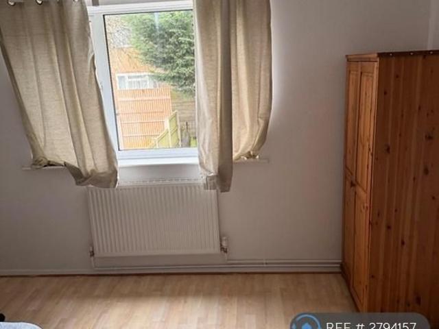 Room for rent in Potters Corner, East Midlands