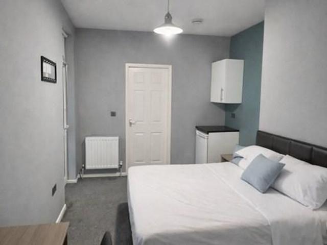 Room for rent in Hyde Park, South Yorkshire