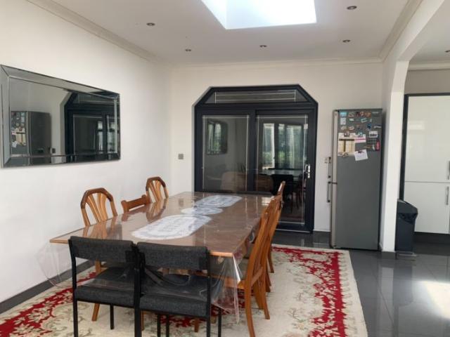 Room for rent in Seven Kings, Greater London
