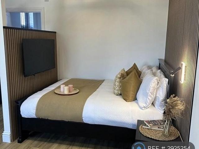 Room for rent in Phippsville, Northampton