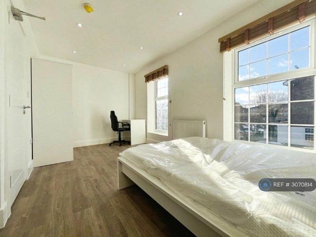 Room for rent in Birch Green, Spelthorne