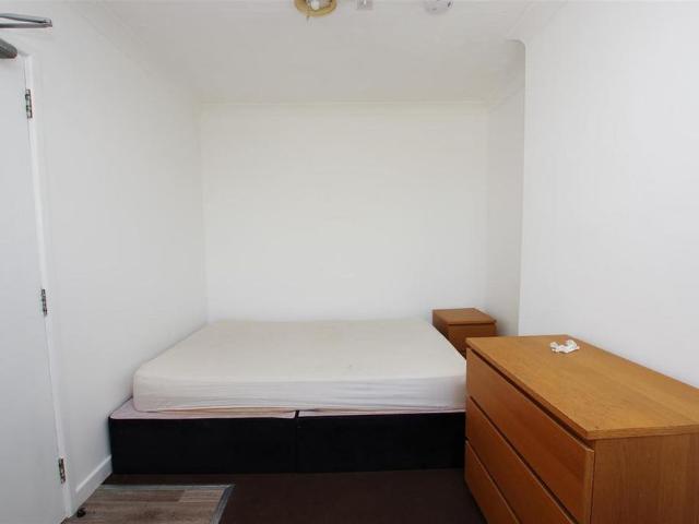 Room for rent in Rodbourne, Swindon