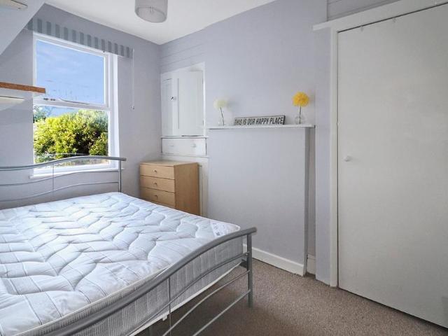 Room for rent in St Clement's, The Slade