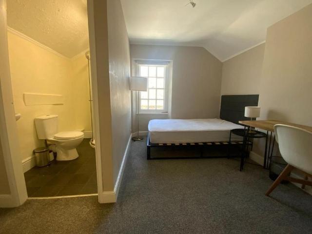 Room for rent in Fort Hill, Kentisbury