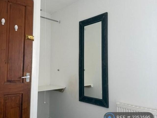 Room for rent in Wolverton and Greenleys, Old Wolverton