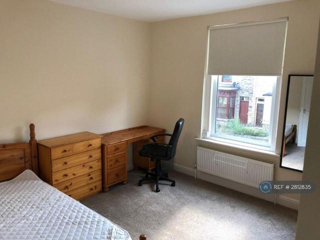 Room for rent in Crookes, South Yorkshire