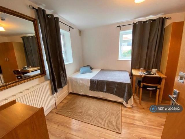 Room for rent in West Hampstead, Greater London