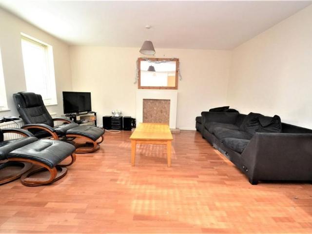 Room for rent in Armley, West Yorkshire