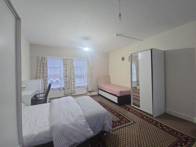 Room for rent in Newtown, Reading