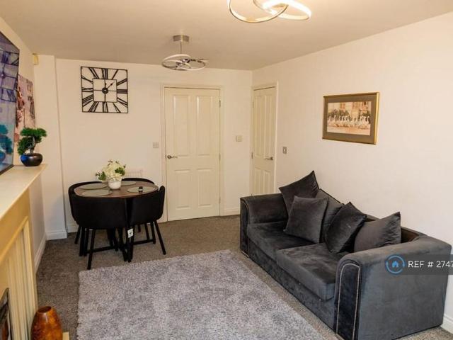 Room for rent in Bradshaw, Lee Bank