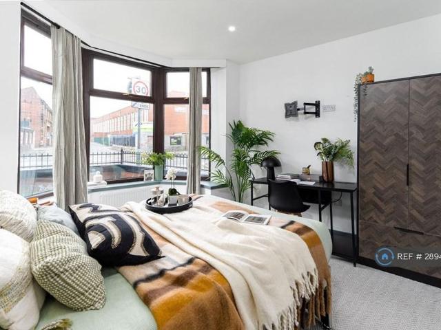 Room for rent in Buckley Wells, Bury