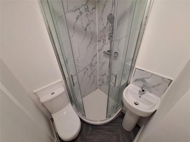 Room for rent in West Bank, Widnes