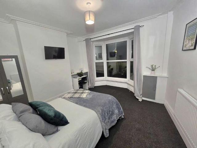 Room for rent in Park Village, Wolverhampton
