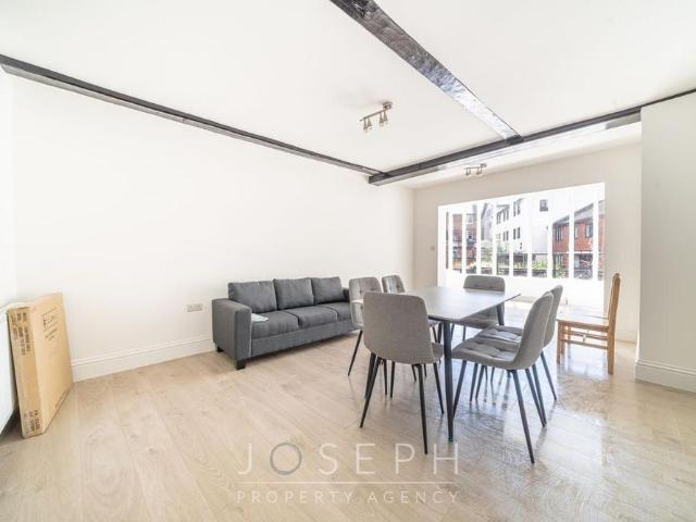 Room for rent in Key Street, Suffolk