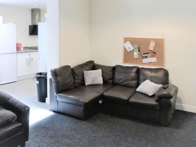Room for rent in Wotton, Gloucester