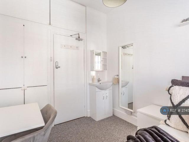 Room for rent in Eastbourne, East Sussex