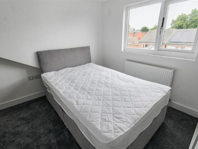 Room for rent in Attenborough, East Midlands