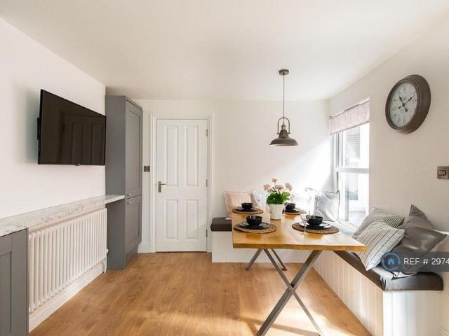 Room for rent in Milton, Hamerton