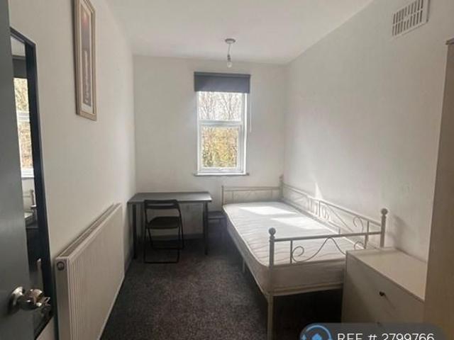 Room for rent in Bermuda, Camp Hill