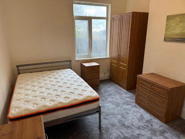 Room for rent in Gravelly Hill, West Midlands