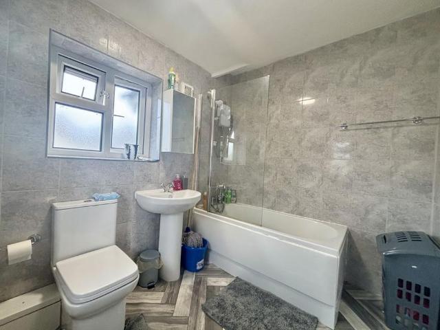 Room for rent in Cotteridge, West Midlands