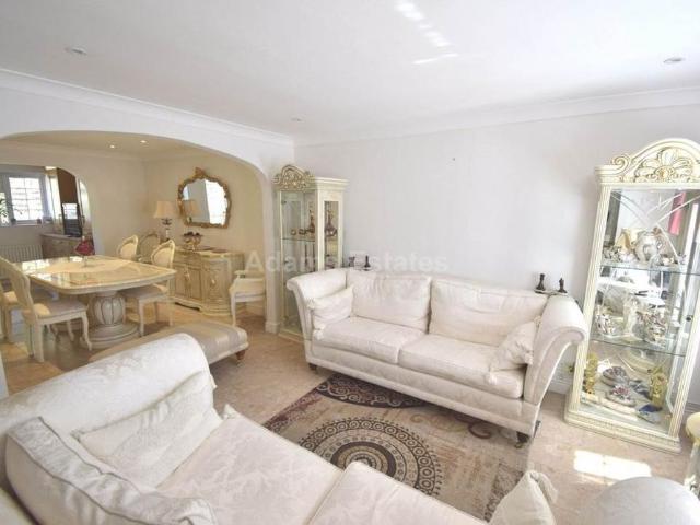 Room for rent in Newtown, Reading